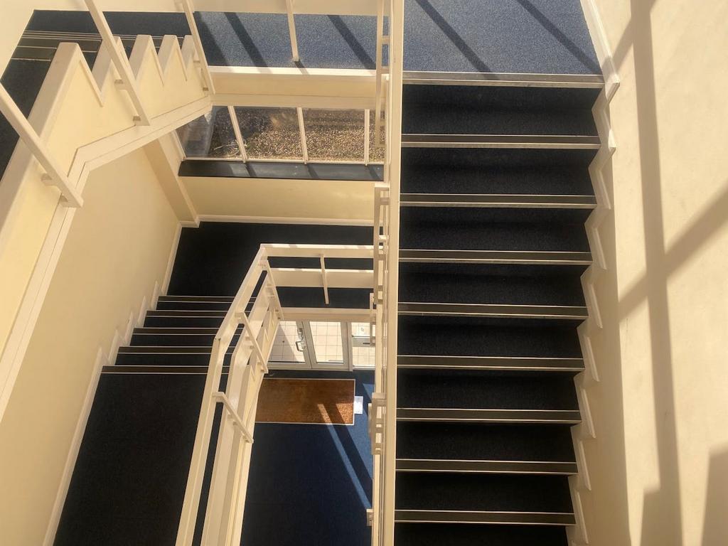 Oakmount House stairwell.jpg