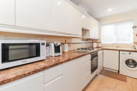 Ruby Cottage, 3 Chipperfield Road, Bovingdon, Hemel Hempstead, HP3 0JN