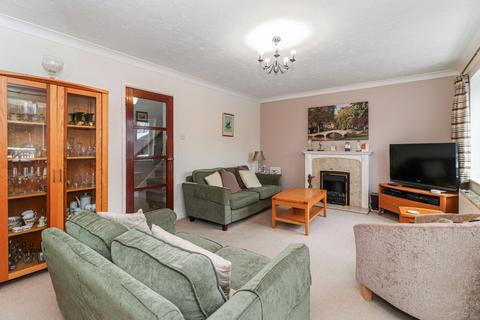 Ruby Cottage, 3 Chipperfield Road, Bovingdon, Hemel Hempstead, HP3 0JN