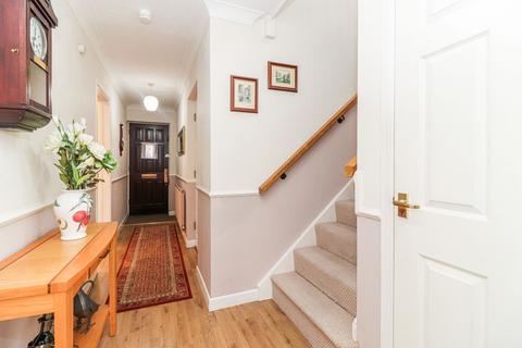 Ruby Cottage, 3 Chipperfield Road, Bovingdon, Hemel Hempstead, HP3 0JN