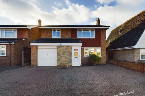 3 bedroom detached house for sale, Claremont Close, AYLESBURY, HP21 7NR