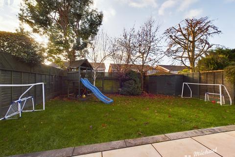 3 bedroom detached house for sale, Claremont Close, AYLESBURY, HP21 7NR