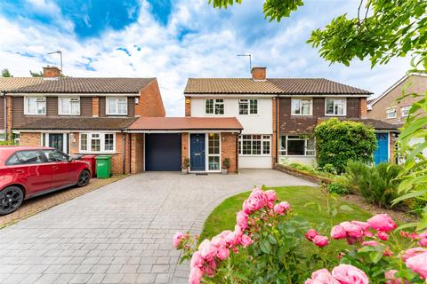 3 bedroom semi-detached house for sale, Meadfield Road, Slough SL3