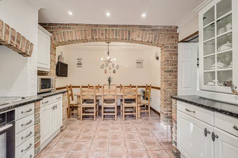 67 Clifton Road, Rochford, SS4 3HH