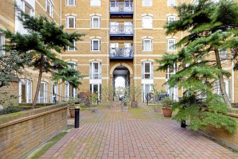 2 bedroom flat for sale, Windsor Court, King and Queen Wharf, Rotherhithe SE16