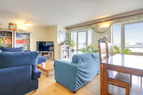 2 bedroom flat for sale, Windsor Court, King and Queen Wharf, Rotherhithe SE16