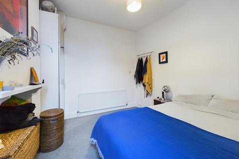 1 bedroom house to rent, Allison Road, Hornsey, London