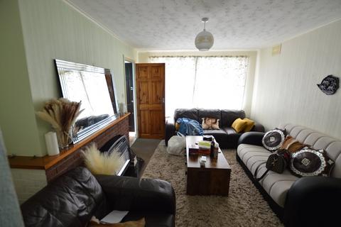 3 bedroom detached house to rent, Law Close, Tividale, Oldbury, B69