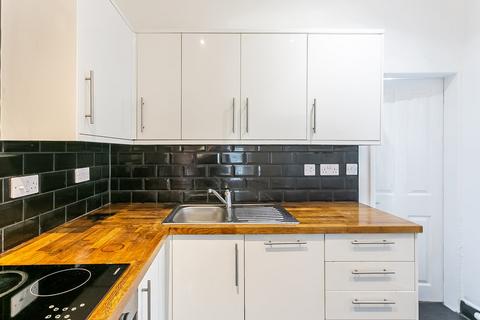 2/2 Heriot Bridge, Edinburgh, EH1 2HR