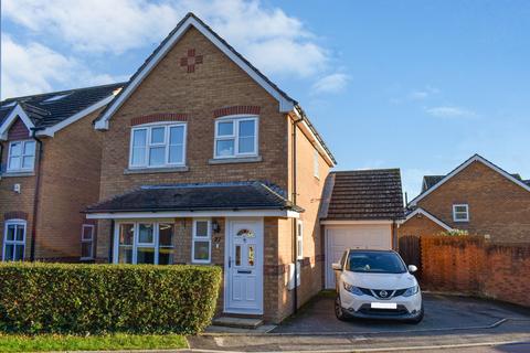 3 bedroom detached house for sale, Vitre Gardens, Lymington, SO41