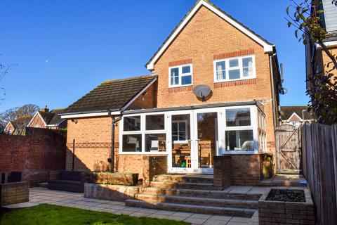 3 bedroom detached house for sale, Vitre Gardens, Lymington, SO41