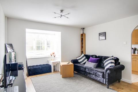 1 bedroom end of terrace house to rent, Stirling Close, Crawley RH10