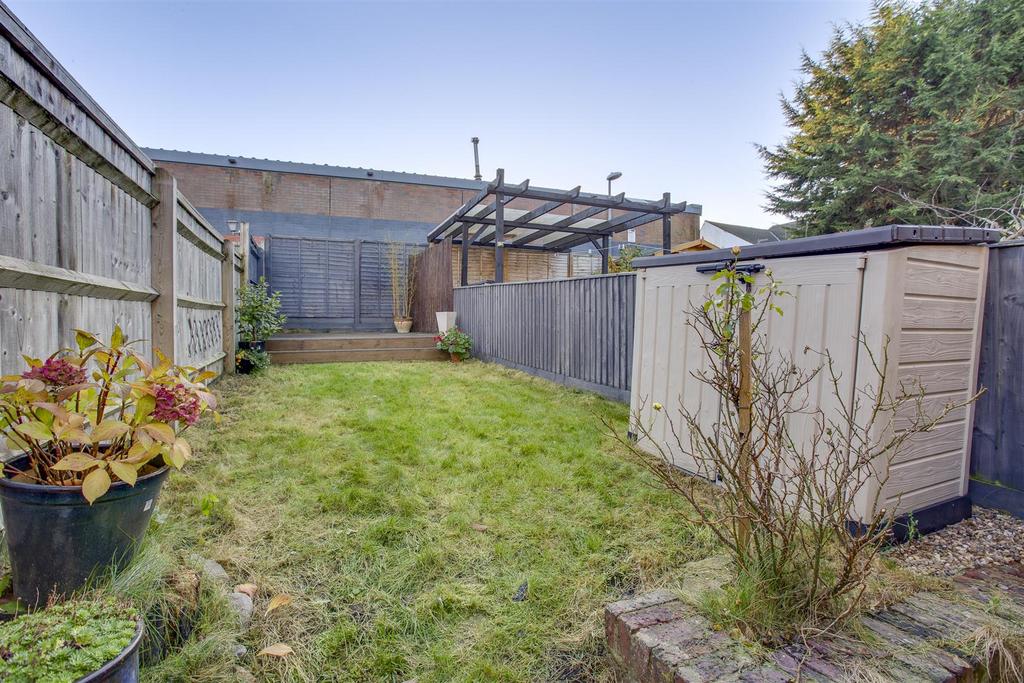 125 West End Road, HP11 2 QF-11.jpg