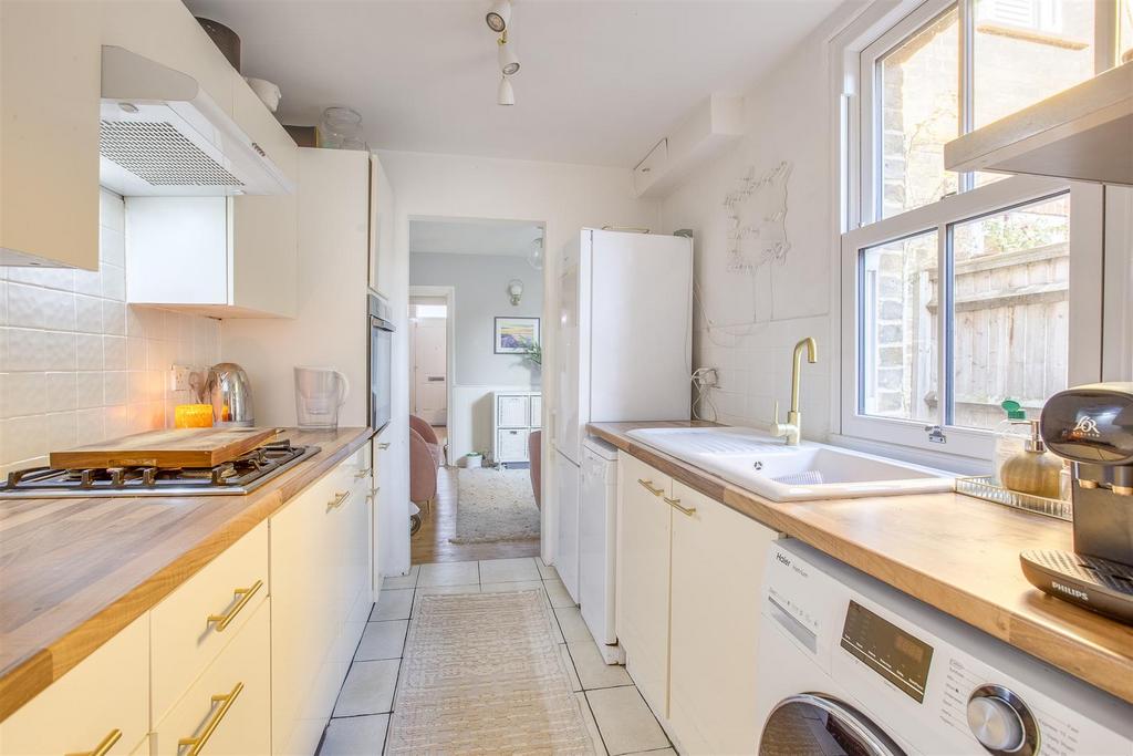125 West End Road, HP11 2 QF-5.jpg