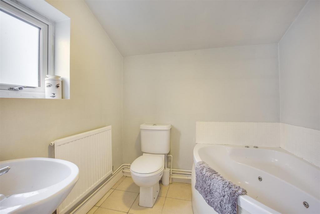125 West End Road, HP11 2 QF-4.jpg