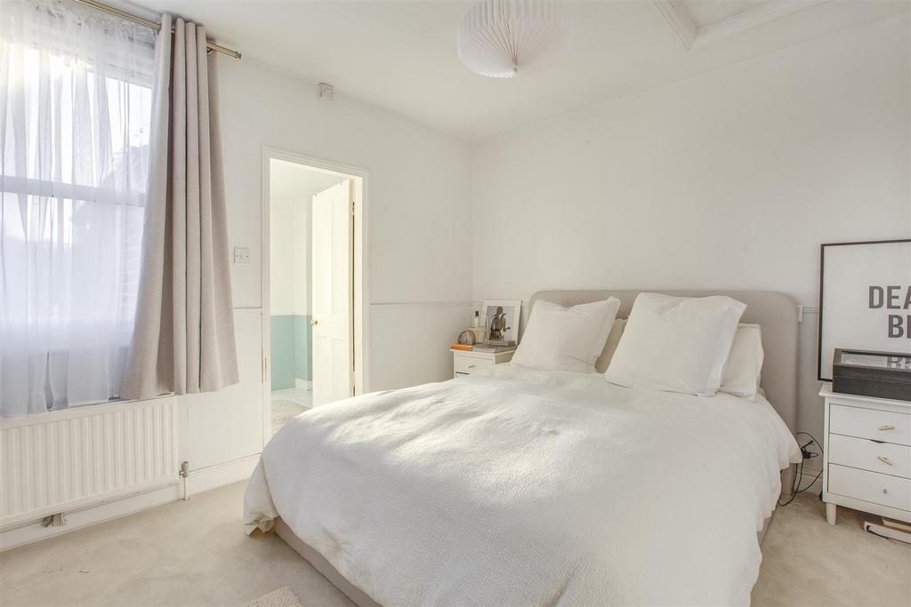 125 West End Road, HP11 2 QF-2.jpg