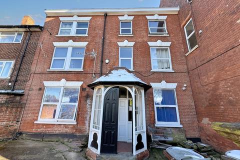 4 bedroom flat for sale, Flat 2, 226 Alfreton Road, Nottingham, Nottinghamshire, NG7 3PE