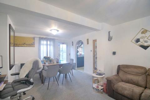 3 bedroom end of terrace house for sale, 18 The Crescent, Greenhithe, Kent, DA9 9EP