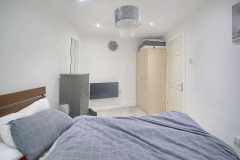 1 bedroom flat for sale, Annex At, 18 The Crescent, Greenhithe, Kent, DA9 9EP