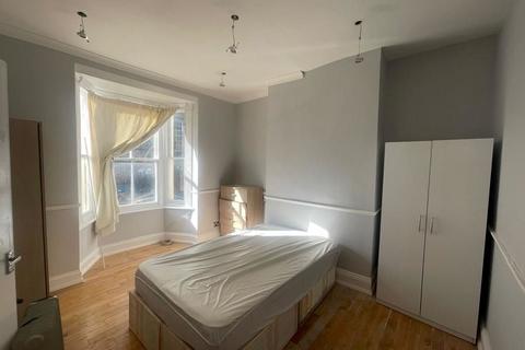 4 bedroom flat for sale, 3 Pixley Street, London, E14 7DF