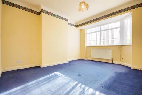 2 bedroom maisonette for sale, Canonbury Road, Enfield