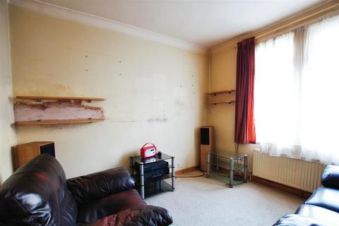 2 bedroom terraced house for sale, Salisbury Street, Swindon SN1