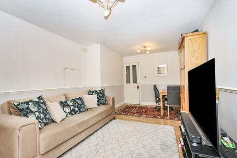 1 bedroom flat to rent, Old School Close Beckenham BR3