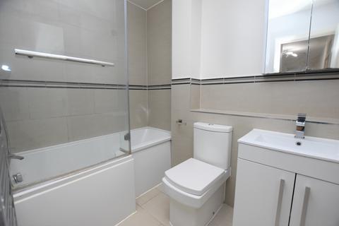 2 bedroom flat to rent, Foxgrove Road Beckenham BR3