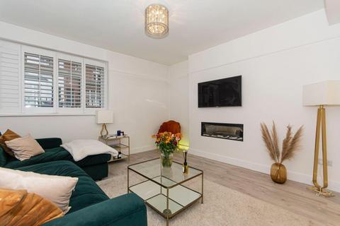 1 bedroom flat to rent, Meath Street, Battersea SW11