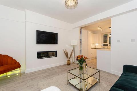 1 bedroom flat to rent, Meath Street, Battersea SW11