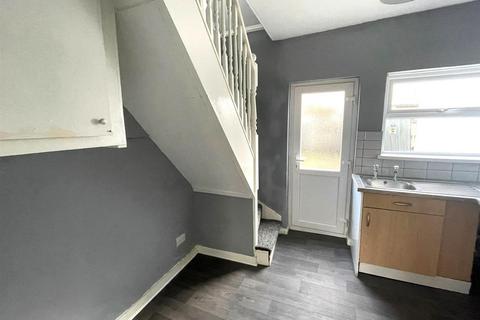 2 bedroom house to rent, Cyprus Street, Hull