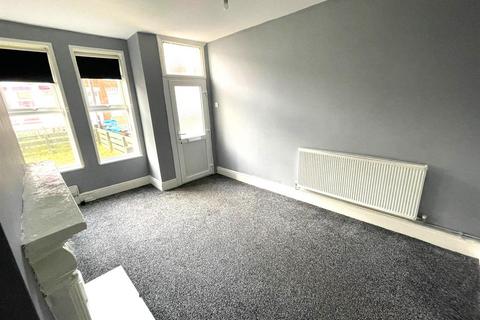 2 bedroom house to rent, Cyprus Street, Hull