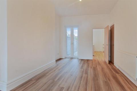 3 bedroom terraced house for sale, Park Grove, Off Huntington Road