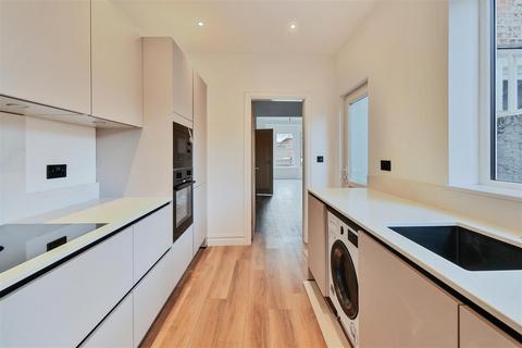 3 bedroom terraced house for sale, Park Grove, Off Huntington Road