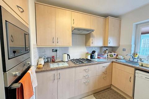 2 bedroom flat for sale, Royal Parade, Eastbourne