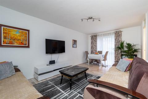 1 Relko Gardens, Sutton, SM1 4TJ