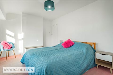 58 Hutton Avenue, Ashton-under-lyne, OL6 6QZ