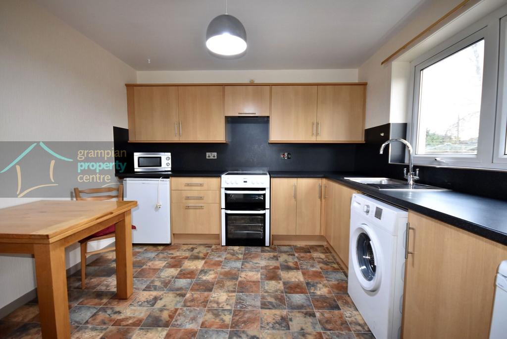 Kitchen 2.JPG