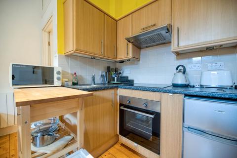 1 bedroom flat to rent, 3092L – St Leonard's Street, Edinburgh, EH8 9RA