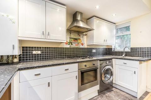 2 bedroom flat to rent, Ellison Road, London SW16