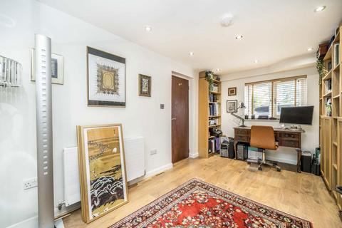 3 Old Bellgate Place, London, E14 3SW