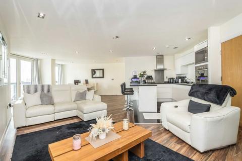 2 bedroom flat for sale, Limeharbour, London E14