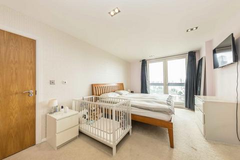 2 bedroom flat for sale, Limeharbour, London E14