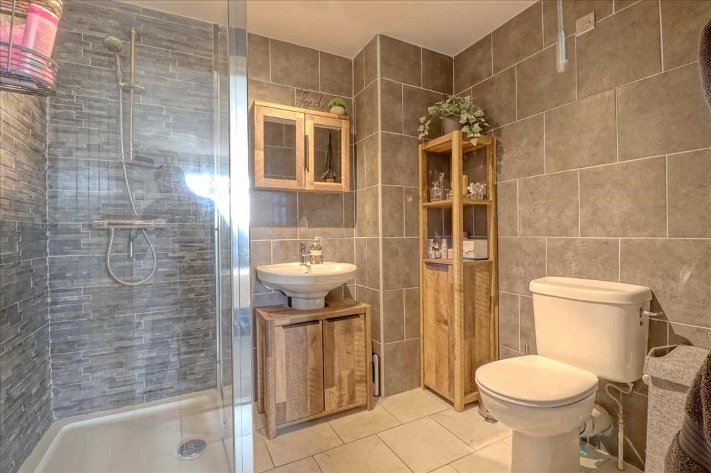 En Suite Shower Room