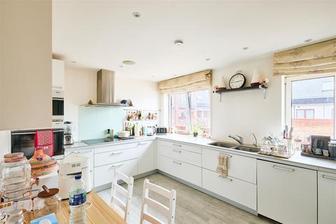 3 bedroom apartment to rent, William Morris Way, Fulham, SW6