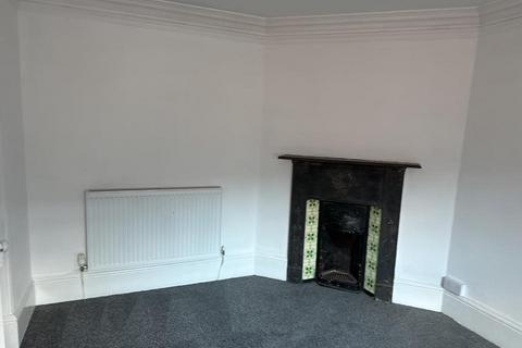 3 bedroom terraced house to rent, Castle Street, Tiverton, Devon