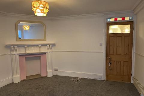 3 bedroom terraced house to rent, Castle Street, Tiverton, Devon