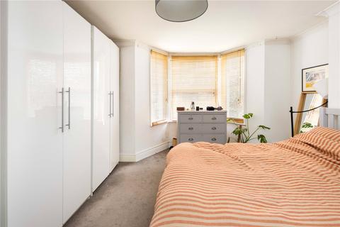 1 bedroom flat for sale, Lauriston Road, Victoria Park, London, E9