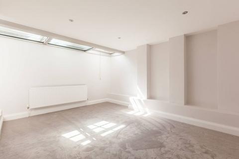 2 bedroom flat to rent, Cedars House, Brixton, London, SW2