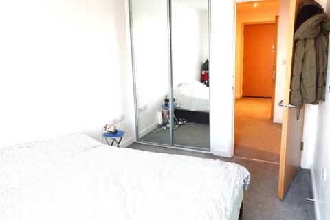 2 bedroom apartment for sale, Black Eagle Drive, Northfleet, Gravesend, Kent, DA11